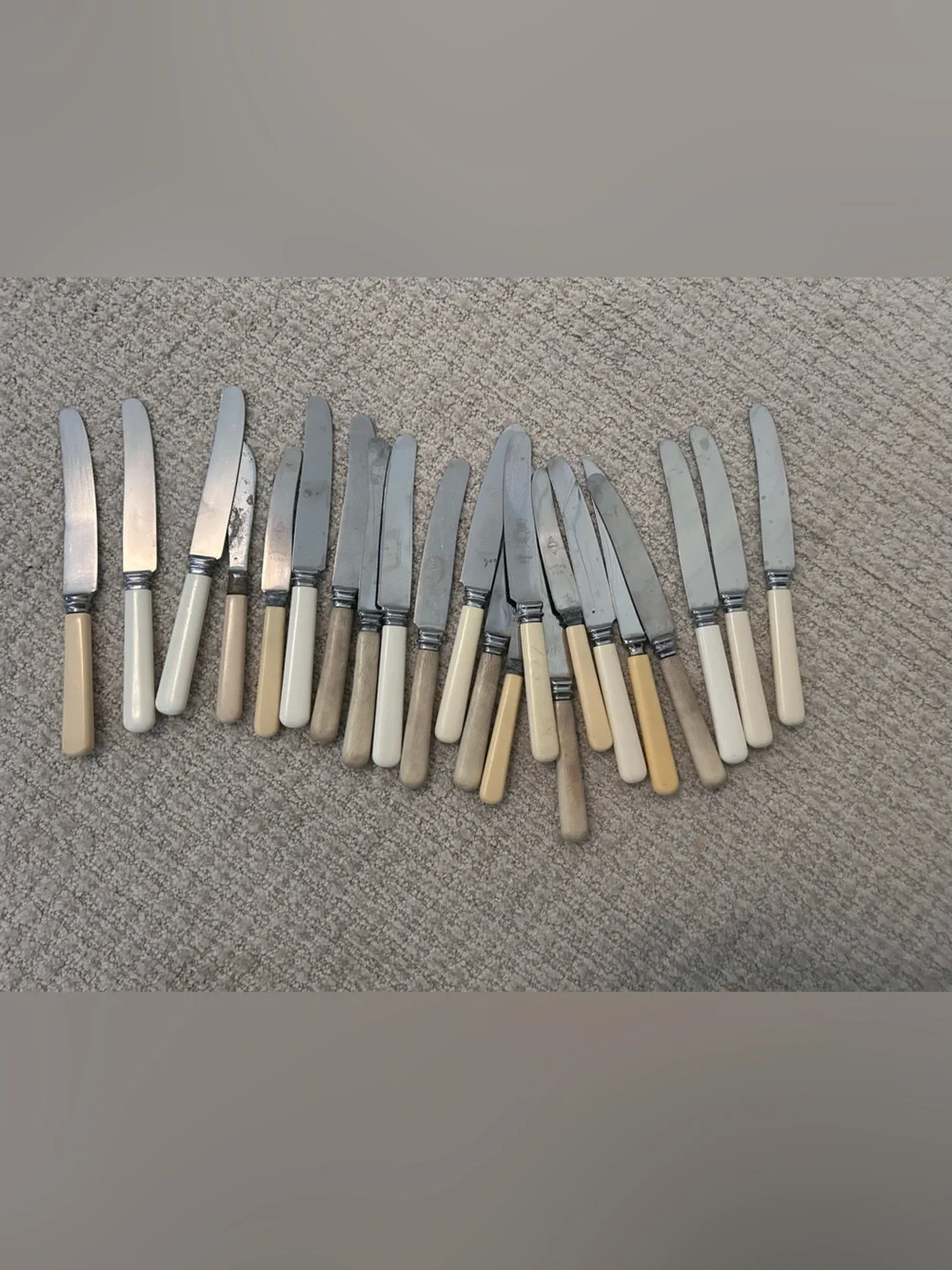 Vintage Lot of 22 Bakelite/Wood Handled Knives most Marked Sheffield England